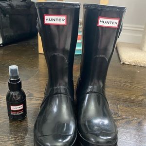 Black hunter rain boots size 8